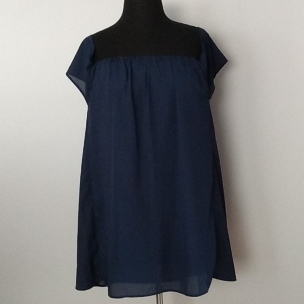 Tobi off shoulder top in great pre-owned condition